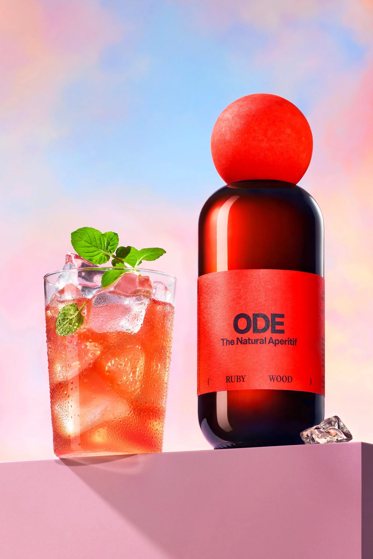 Ruby Spritz mit ODE Ruby Wood, Tonic und Eis